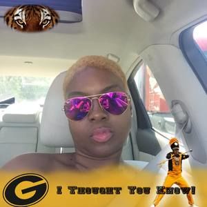 Meet your Posher, Heels